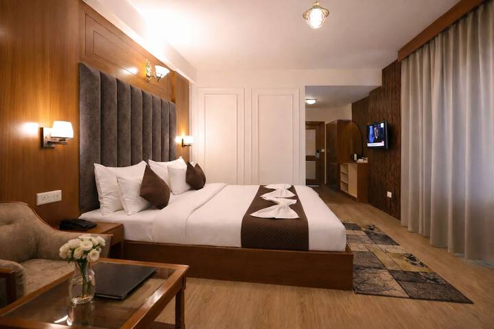 Room 8 of 97