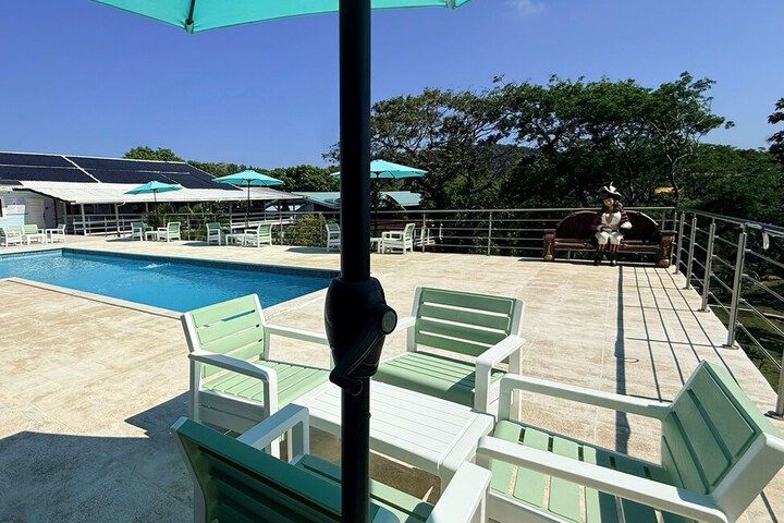 Sundeck 94 of 122