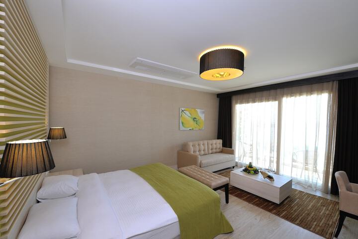 Room 47 of 273