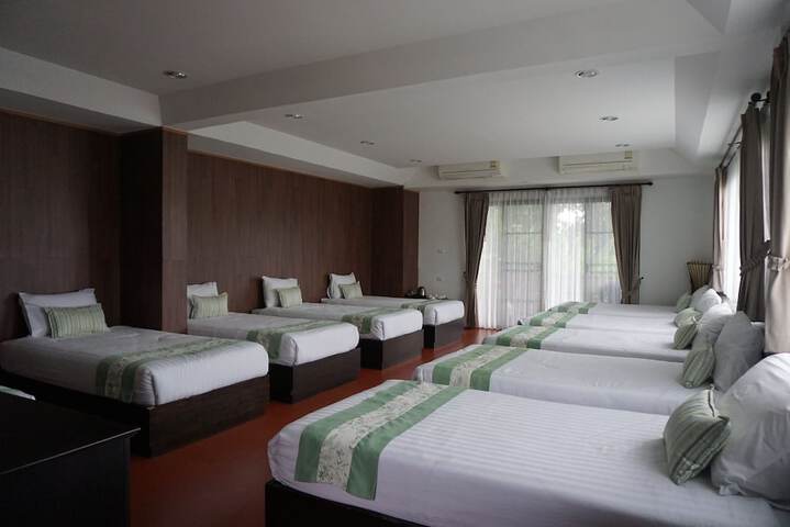 Room 5 of 89