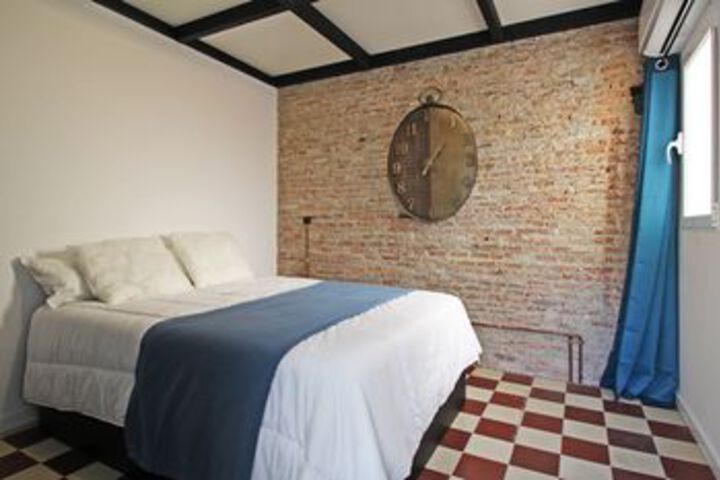 Room 7 of 25