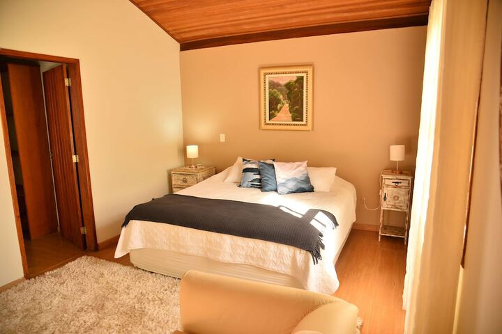 Room 31 of 223