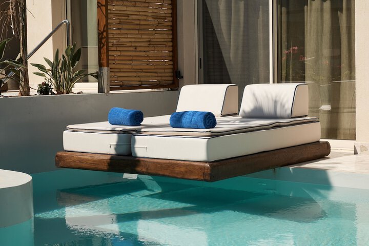Pool 116 of 212