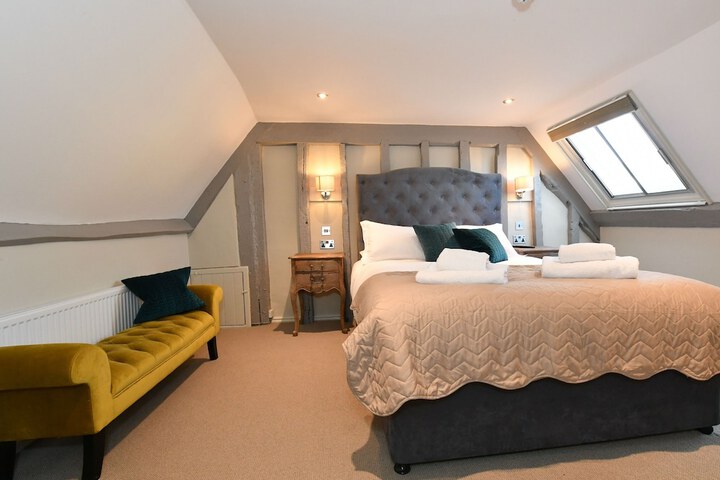 Room 6 of 45