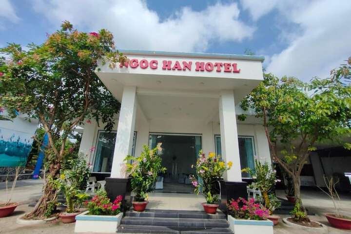 Exterior of Ngoc Han Hotel