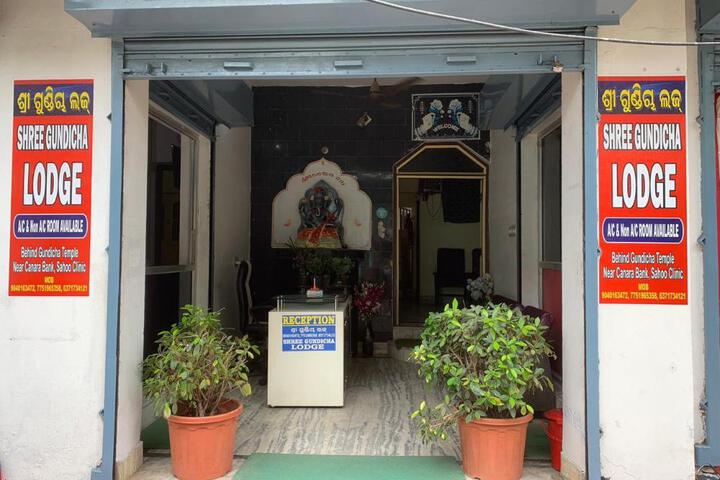 SHREE GUNDICHA LODGE