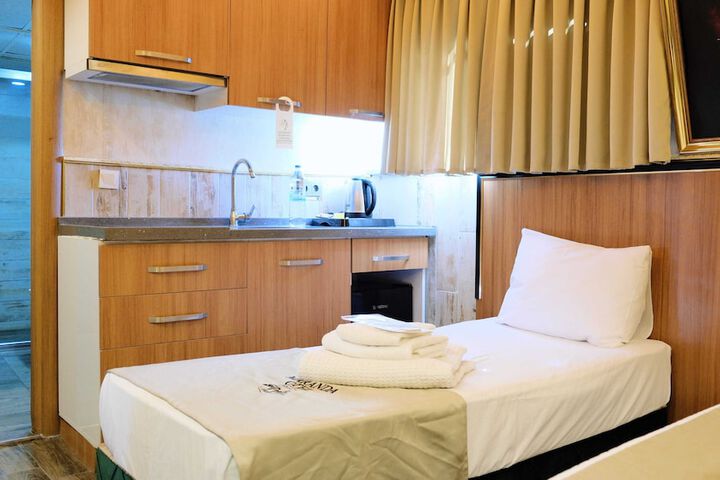 Room 103 of 170