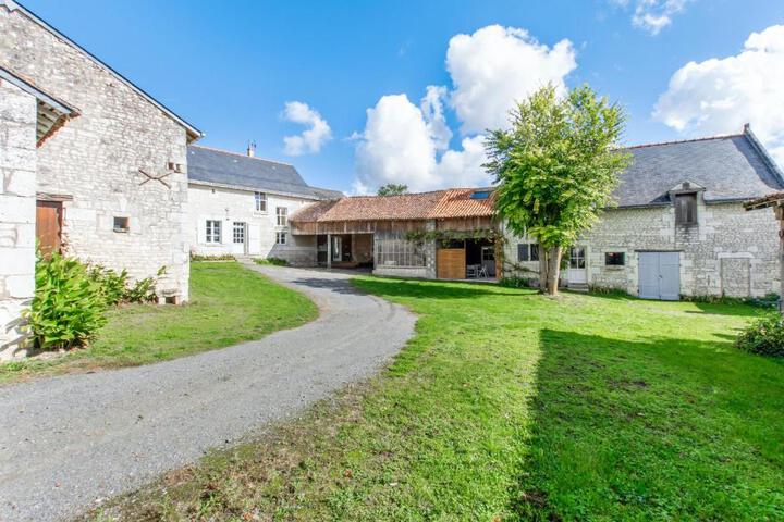 Maison spacieuse à Assay avec jardin et cheminée