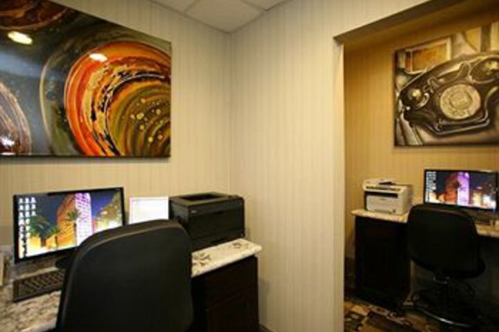 Business Center 15 of 29