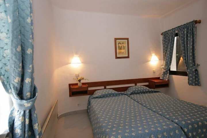 Room 8 of 42