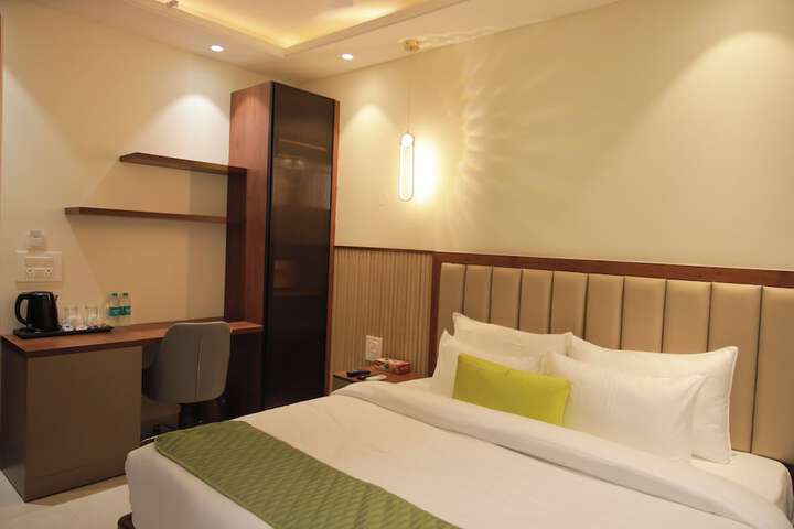 Room 7 of 36