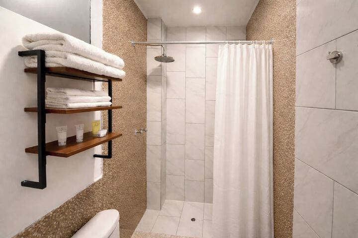 Room 32 of 72