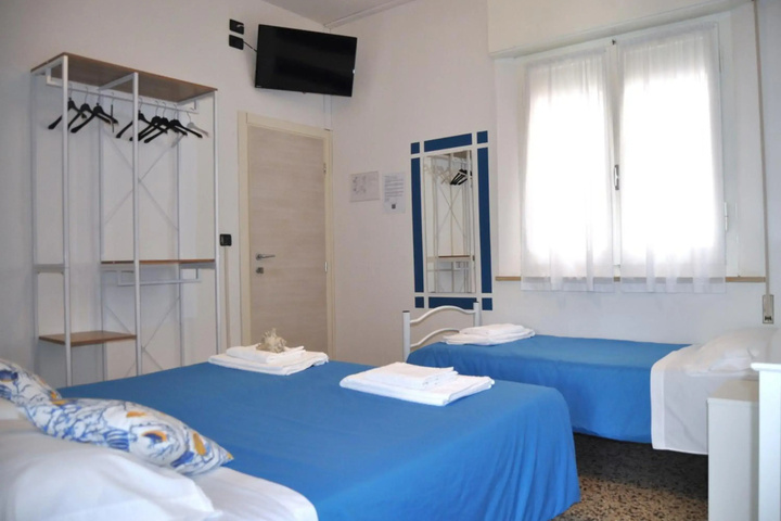 Room 5 of 36