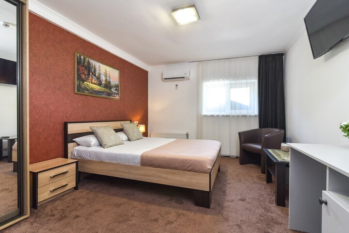 Room 6 of 45