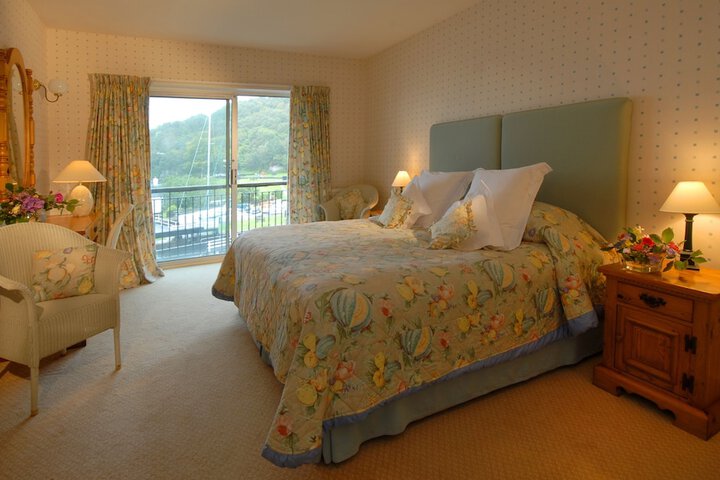 Room 4 of 64