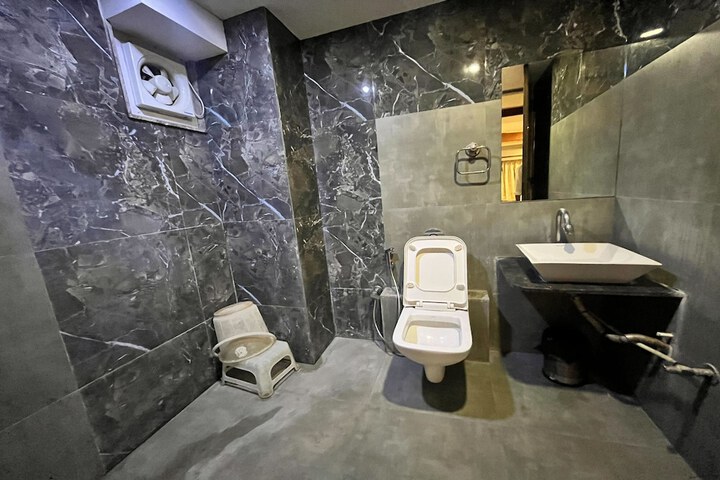 Room 20 of 31