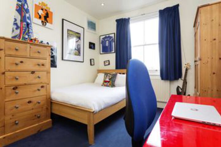 Room 8 of 25