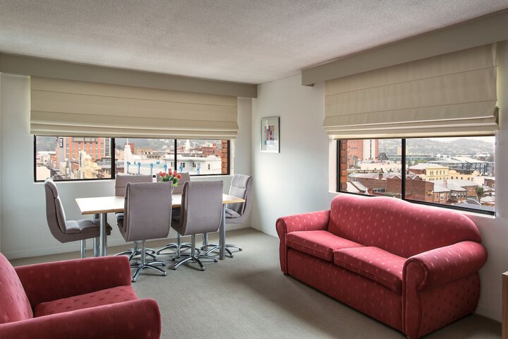 Room 35 of 69