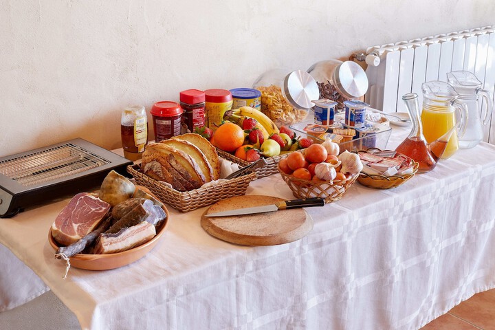 Breakfast/Coffee Service 60 of 74