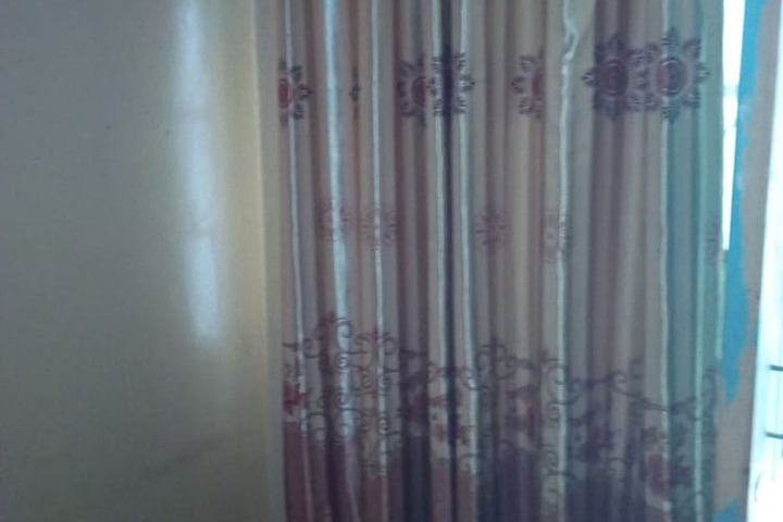 Room 10 of 16