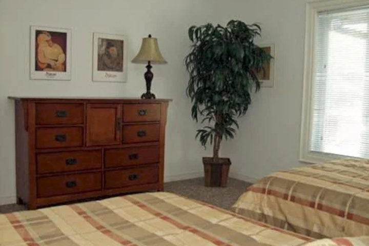 Room 4 of 17