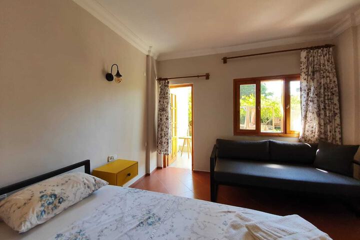 Room 44 of 80