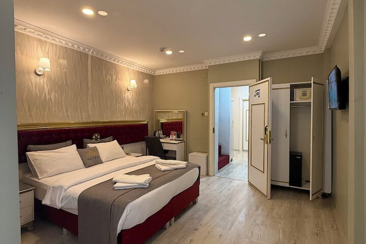 Room 37 of 110