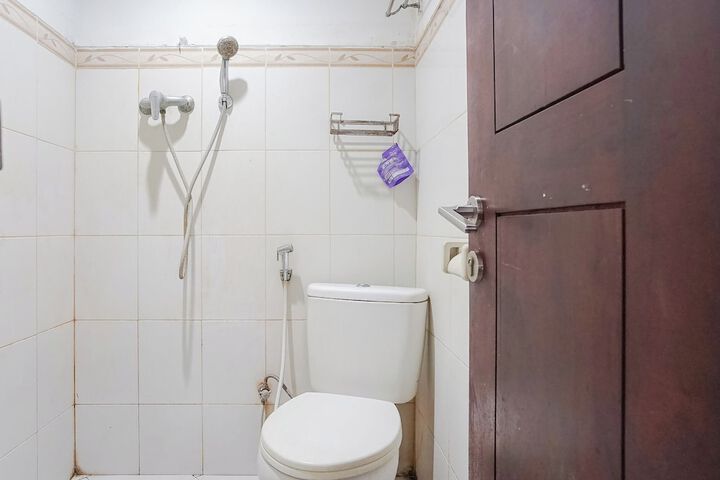 Clean Restrooms