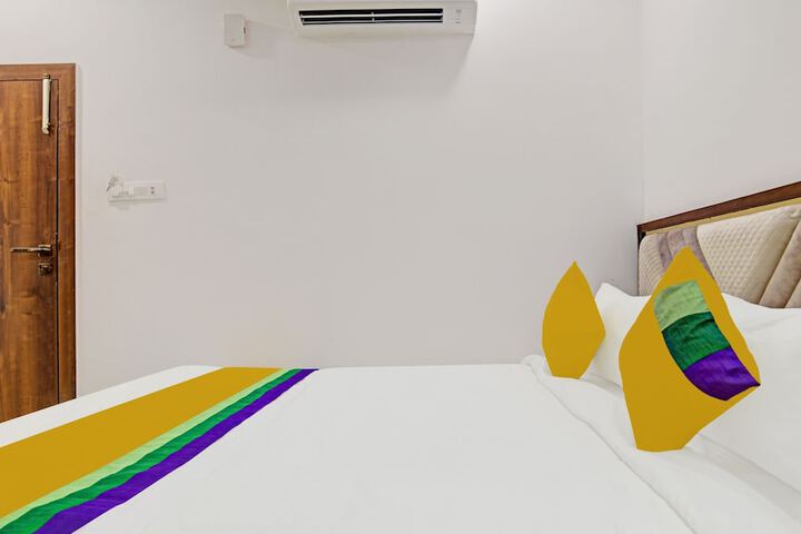 Room 18 of 28