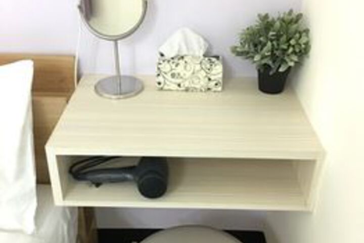 Room 9 of 34