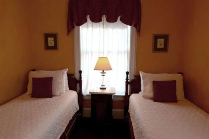 Room 16 of 130