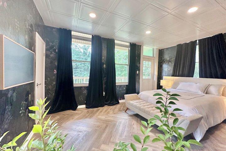 Room 8 of 75
