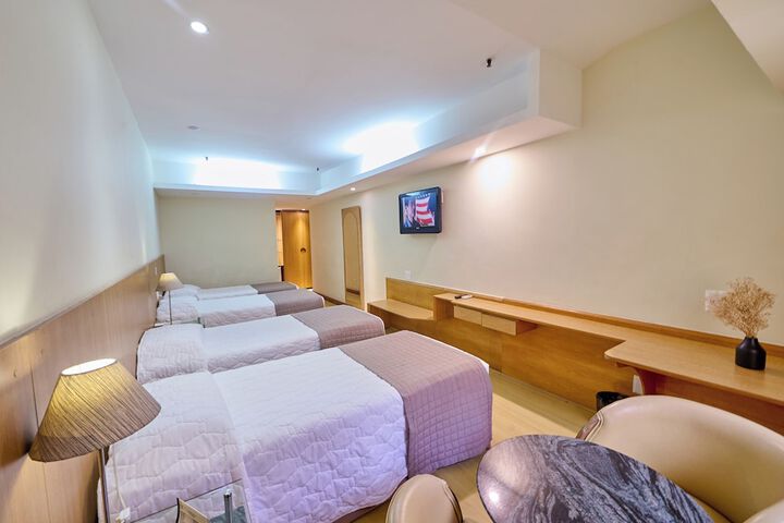 Room 21 of 145