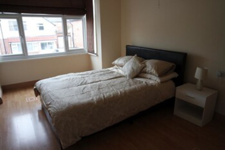 Room 5 of 13