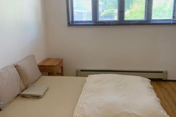 Room 6 of 17