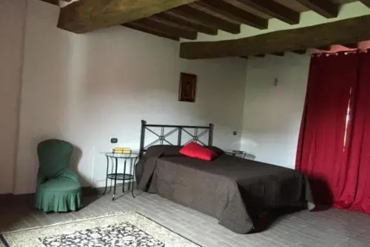 Room 5 of 10