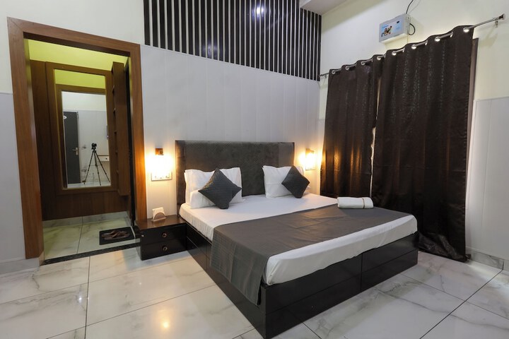 Room 9 of 45