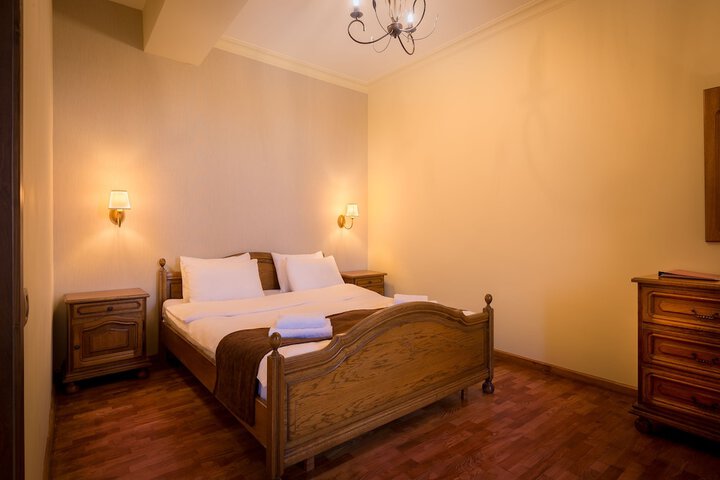 Room 6 of 60