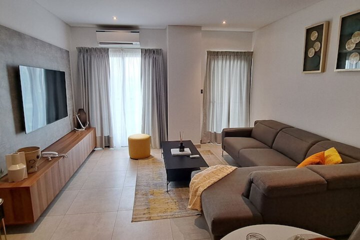 Room 13 of 136