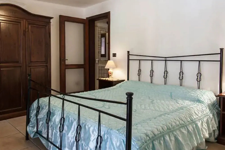 Room 2 of 15