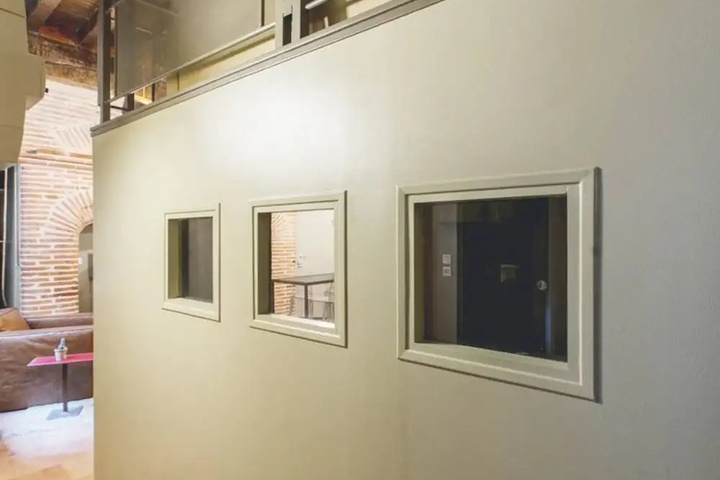 Room 6 of 7