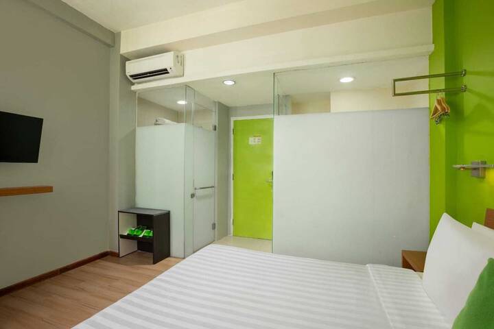 Room 4 of 27