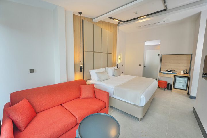 Room 5 of 27