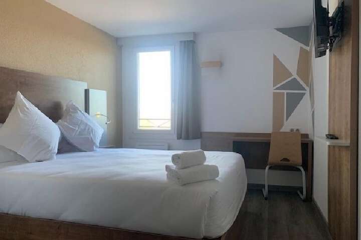 Room 10 of 49