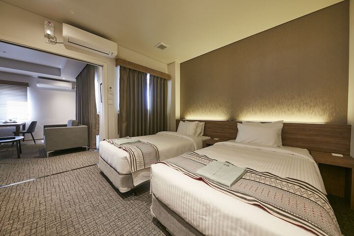 Room 27 of 89