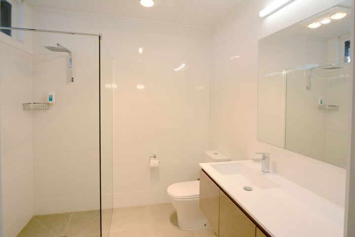 Room 33 of 60