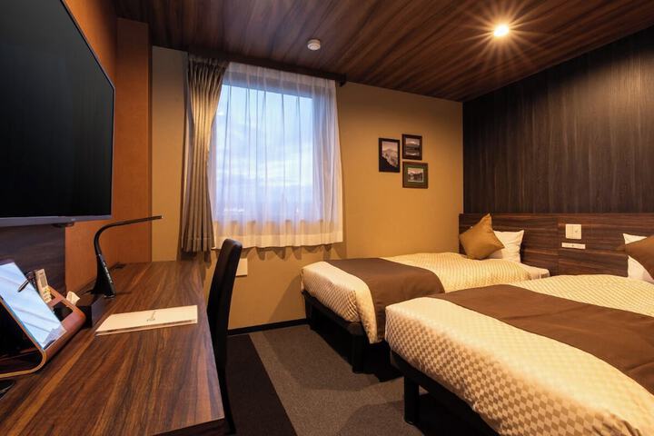 Room 8 of 21