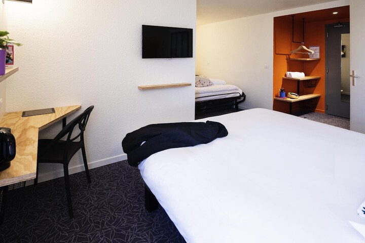 Room 20 of 86