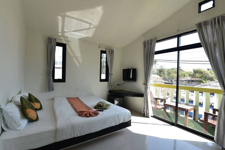 Room 10 of 48