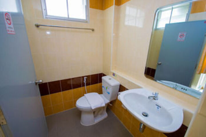 Room 3 of 48